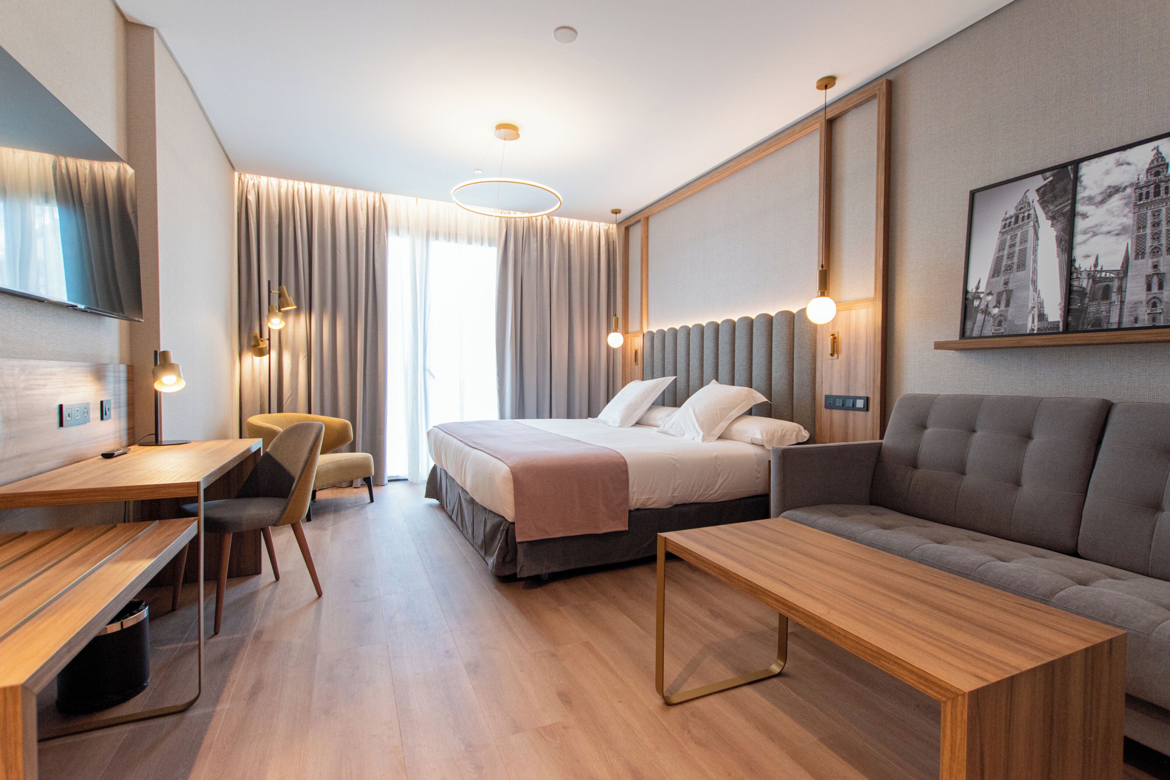 Photo - Hotel Giralda Center