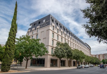 Hotel Giralda Center