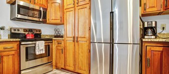 Central A/C! Spacious 4BR home near Downtown Salida - Sleeps 9