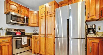 Central A/C! Spacious 4BR home near Downtown Salida - Sleeps 9