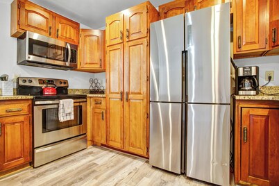 Central A/C! Spacious 4BR home near Downtown Salida - Sleeps 9