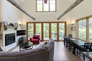 TV, fireplace, offices - Mountainside 3-BR Ski-In/Out Okemo Chalet (Ludlow)