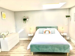 1 多间卧室、熨斗/熨衣板、免费 WiFi、床单