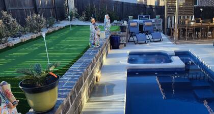 Prime location between River Walk and New Braufels