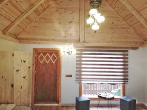 Honeymoon-Baumhaus, Mehrere Betten, Nichtraucher, Bergblick | Bettwäsche aus ägyptischer Baumwolle, hochwertige Bettwaren