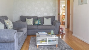 Unclassified image, 3 of 10, button - 2 bedroom accommodation in Freshwater (Freshwater)