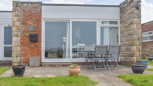 Unclassified image, 4 of 10, button - 2 bedroom accommodation in Freshwater (Freshwater)