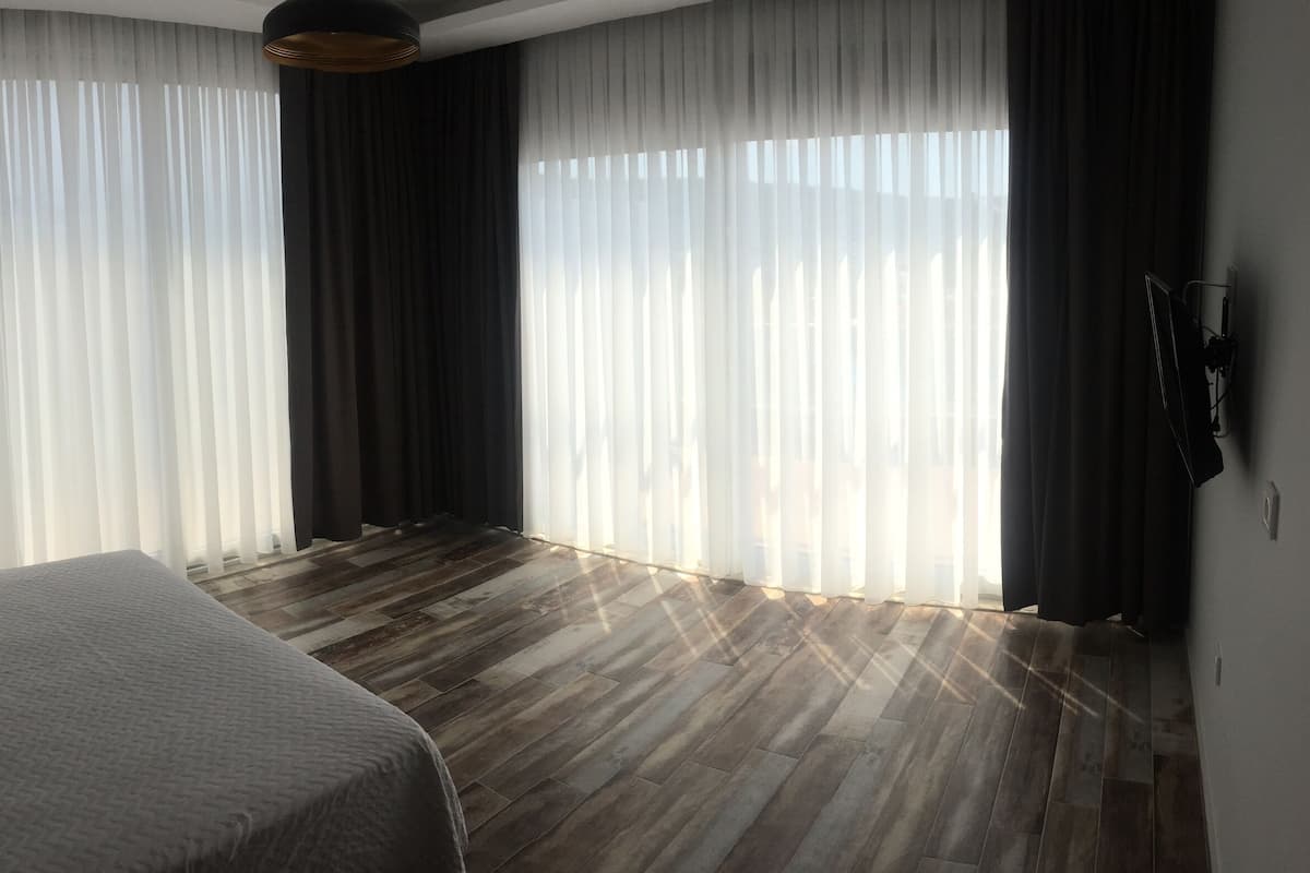 Luxury Room | 1 bedroom, Frette Italian sheets, premium bedding, blackout drapes