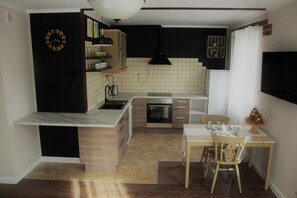 Réfrigérateur, four, plaque de cuisson, lave-vaisselle