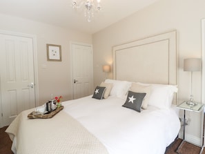 Cottage | Interior