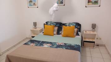 1 chambre, fer et planche à repasser, Wi-Fi gratuit, draps fournis