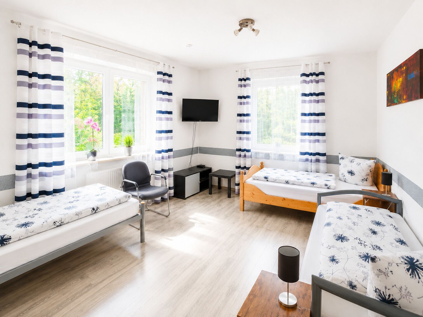 4 Schlafzimmer, Schreibtisch, Bügeleisen/Bügelbrett, kostenloses WLAN
