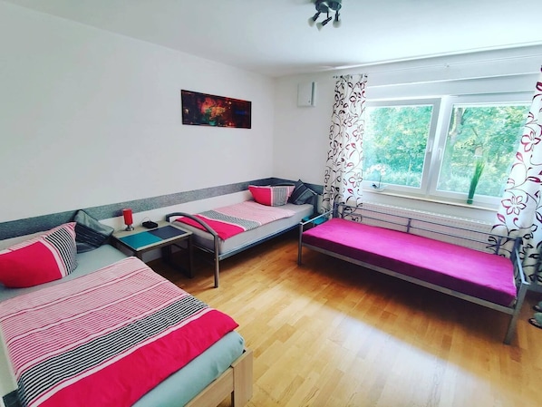 4 bedrooms, desk, iron/ironing board, free WiFi