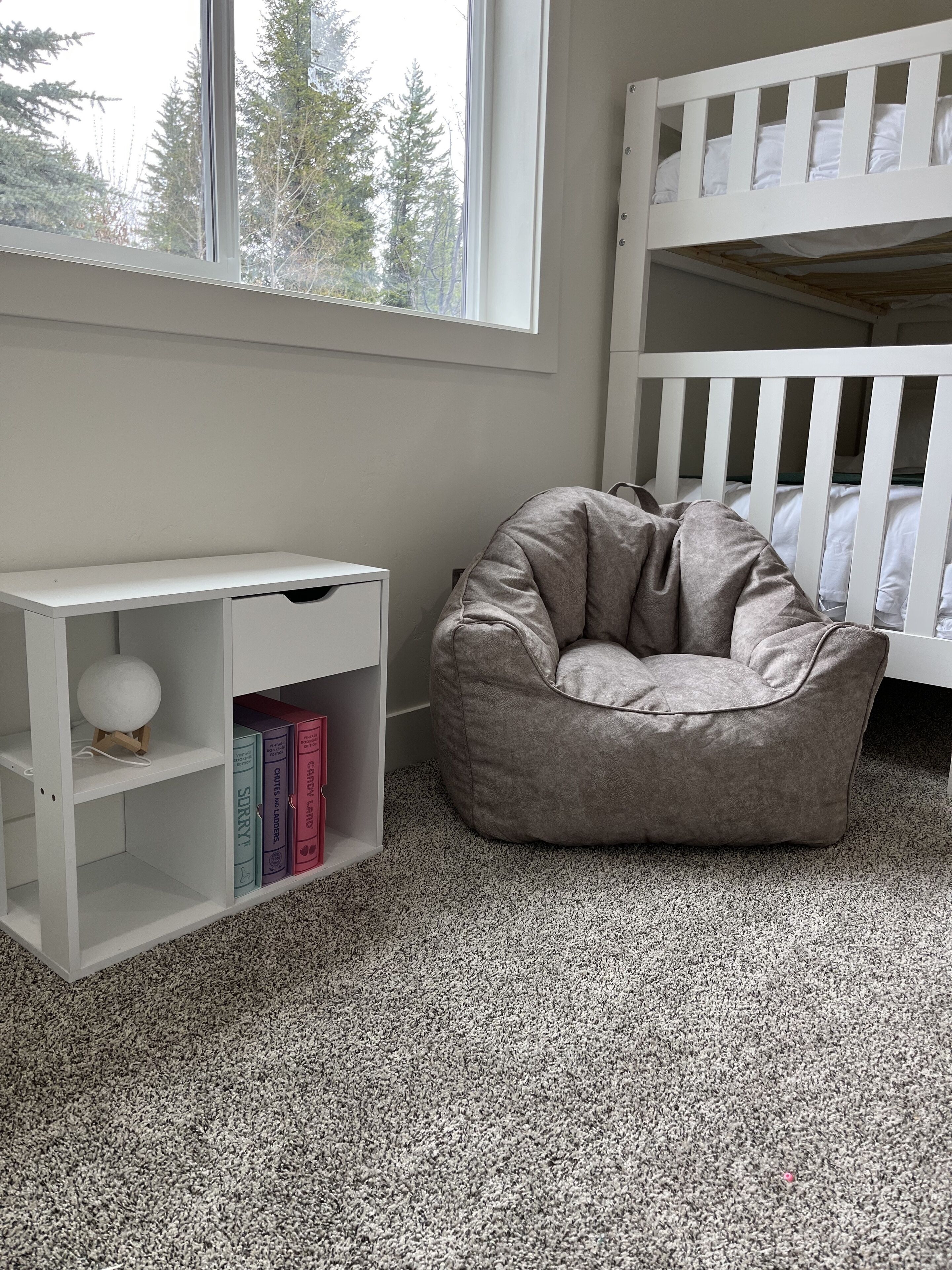 4 makuuhuonetta, silitysrauta/-lauta, vauvan matkasänky, ilmainen Wi-Fi