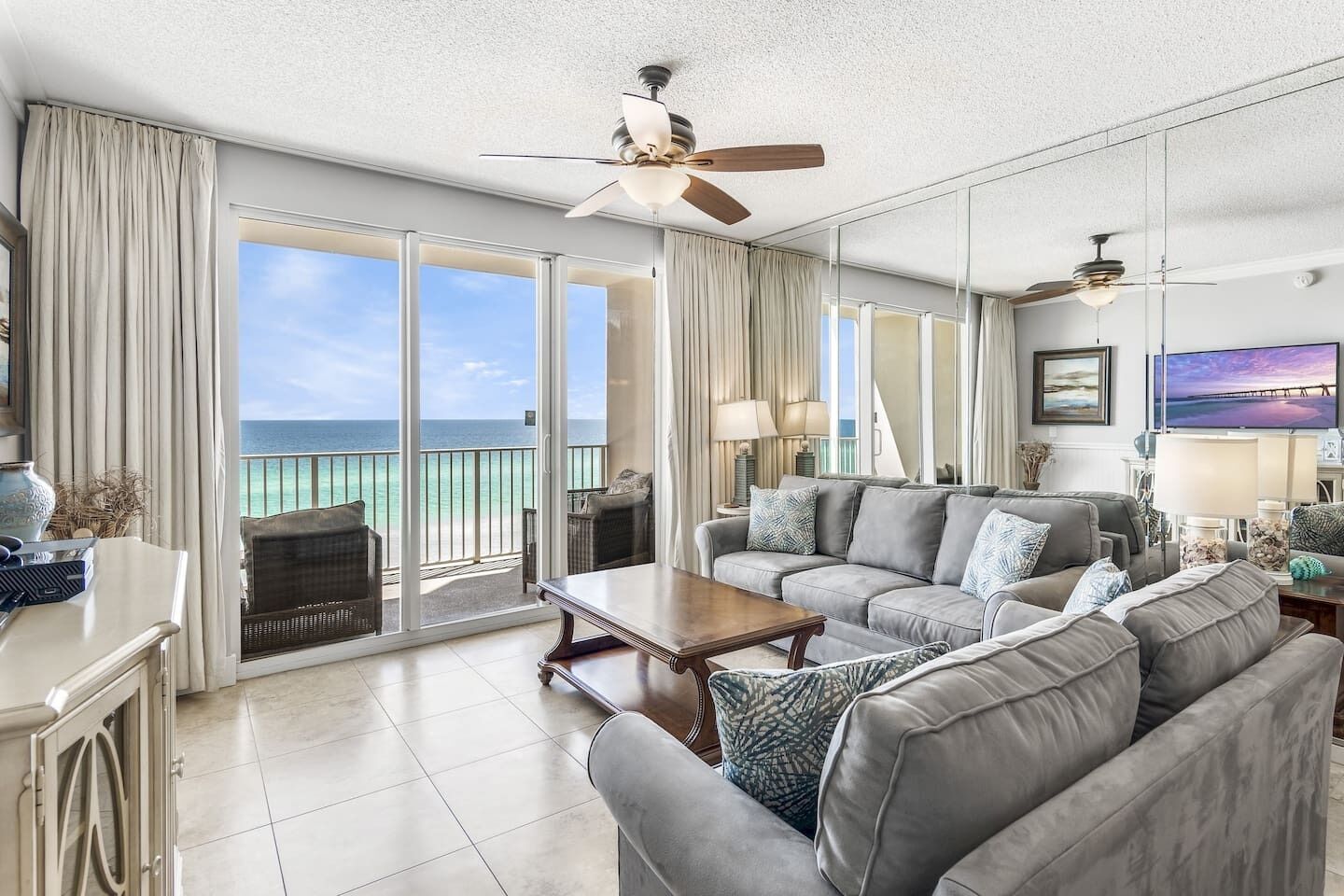 Smart-TV, DVD-spiller og stereoanlegg