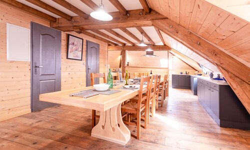 In the heart of the village house of 182 m2, completely renovated