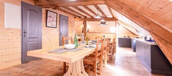 In the heart of the village house of 182 m2, completely renovated