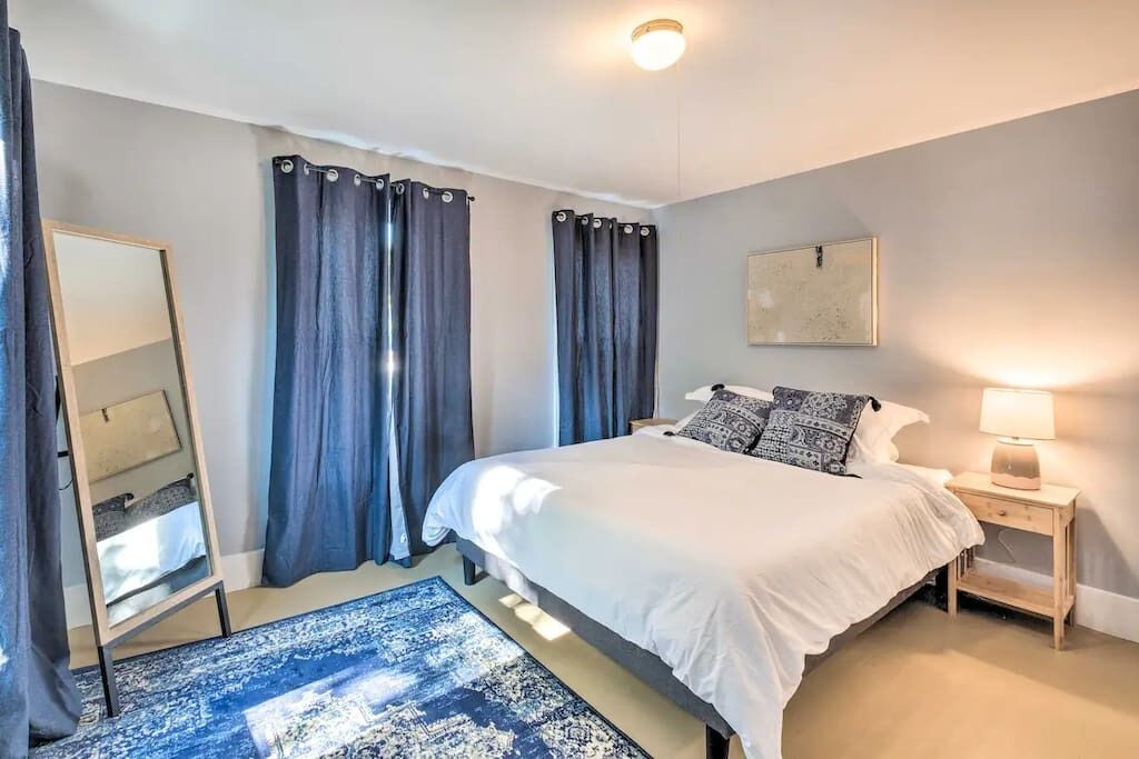 4 bedrooms, in-room safe, desk, iron/ironing board