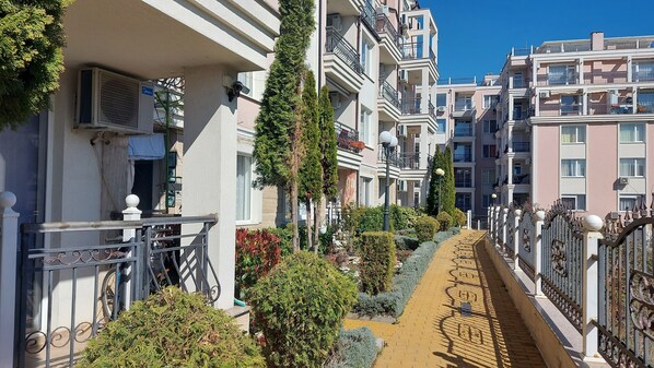 المنشأة من الخارج