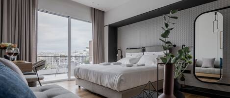 Exclusive Studio Suite | Premium bedding, pillow-top beds, minibar, individually decorated