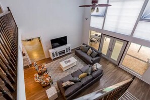 Smart TV - OAK BAHAY. (Nokomis)