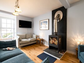 Cottage | Living room | TV