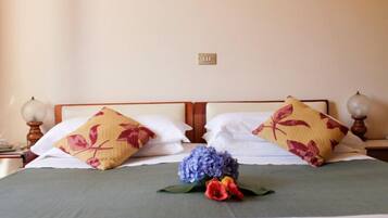 Standard Double Room | Free WiFi, bed sheets