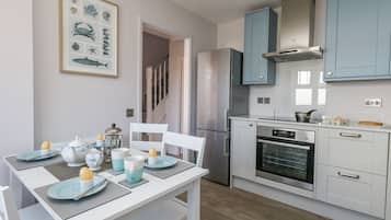 Stuga | Eget kök | Kylskåp, vattenkokare, brödrost och grytor/köksredskap