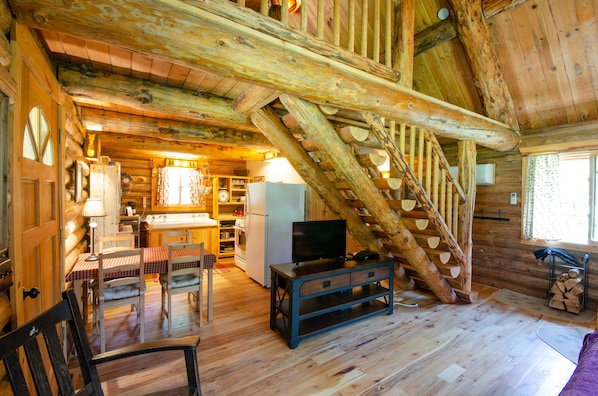 Interior - The Log Cabin on 8 acres (Packwood)
