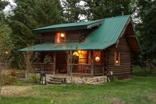 The Log Cabin on 8 acres