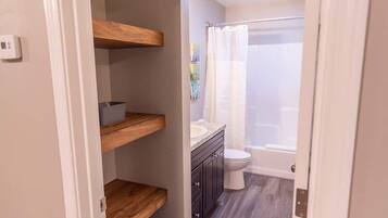 Doccia, asciugacapelli, asciugamani