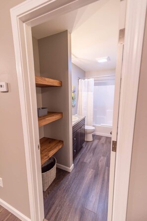 淋浴設備、風筒、提供毛巾