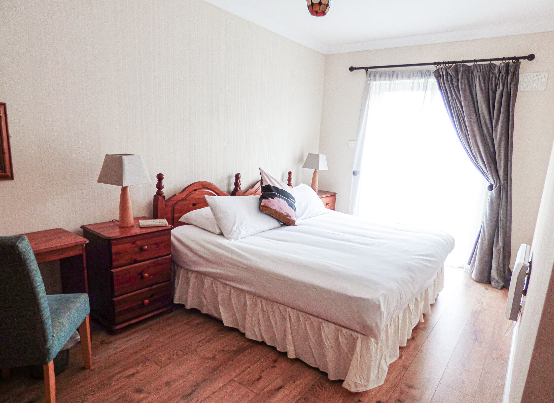 2 bedrooms, bed sheets