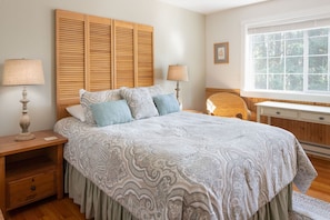 4 bedrooms, desk, iron/ironing board, free WiFi - The Farmhouse on 8 acres (Packwood)