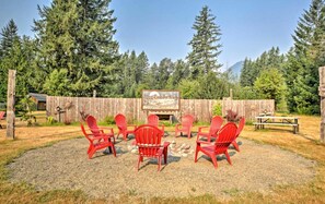 Property grounds - The Farmhouse on 8 acres (Packwood)