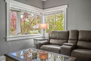 Smart TV, fireplace, video games, DVD player