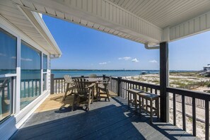 Outdoor dining - Beach & Lagoon Retreat - Private Beach Access (gulf shores)