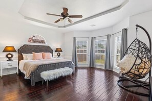 5 bedrooms, in-room safe, desk, iron/ironing board