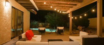 Amazing POOL- Southwestern boutique near Joshua tree National Park