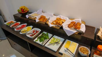 Petit déjeuner buffet compris tous les jours