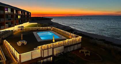 Palm Beach Oasis - Waterfront