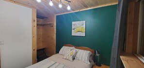 2 Schlafzimmer, Reisekinderbett, kostenloses WLAN, Bettwäsche