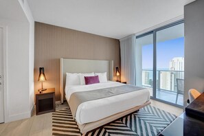 Family Apartment | In-room safe, desk, laptop workspace, blackout drapes - Amazing Apartments at H Beach House (Hollywood)