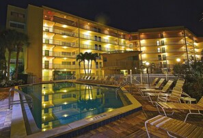 Ulkouima-allas, lämmitetty uima-allas