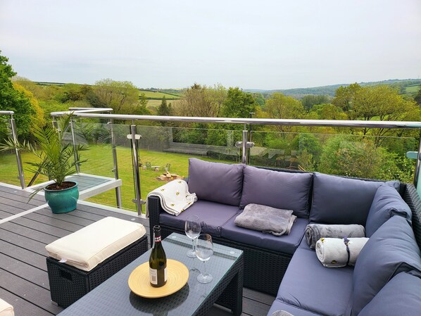 Terrace/patio - Idyllic rural retreat in the heart of Cornwall with spectacular views (Callington)