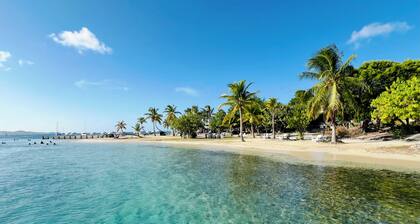 Luxury Beachfront Condo with Pool and Hot Tub