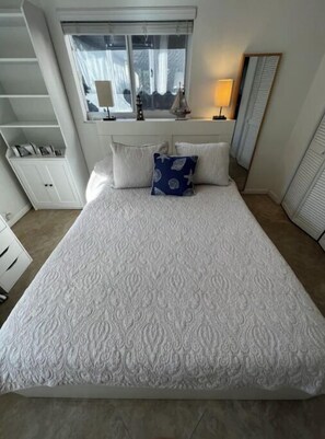 1 camera, una scrivania, ferro/asse da stiro, Wi-Fi (a pagamento)