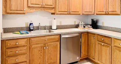 SKI-IN, SKI-OUT! LIFT and MT. VIEWS UNBEATABLE LOCATION for ALL SEASONS! Unit 2
