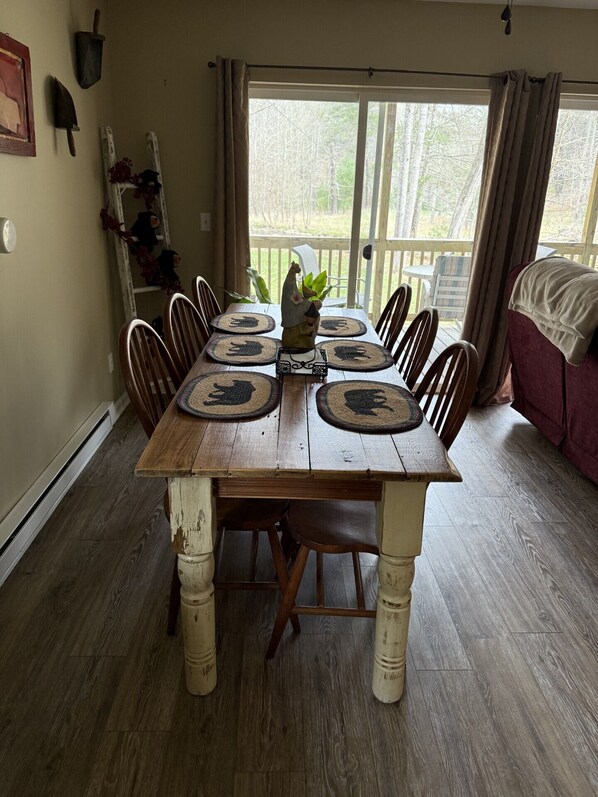 Dining - cabin on a stream (Sugar Grove)