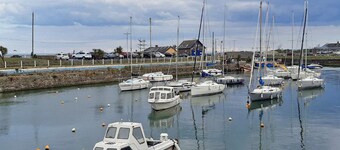 Beachside Avenue Holiday Home